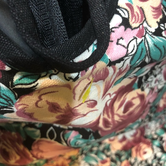 - No brand garment zipper up 46/22 floral bag - Picture 5 of 7